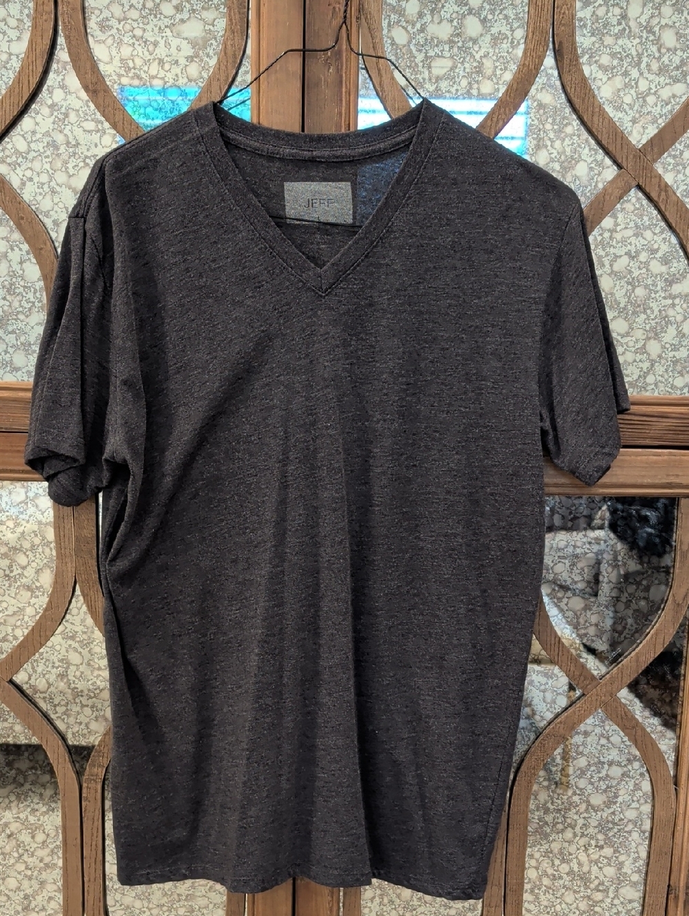 Men's JEFF V-Neck Short Sleeve T-Shirt - Charcoal